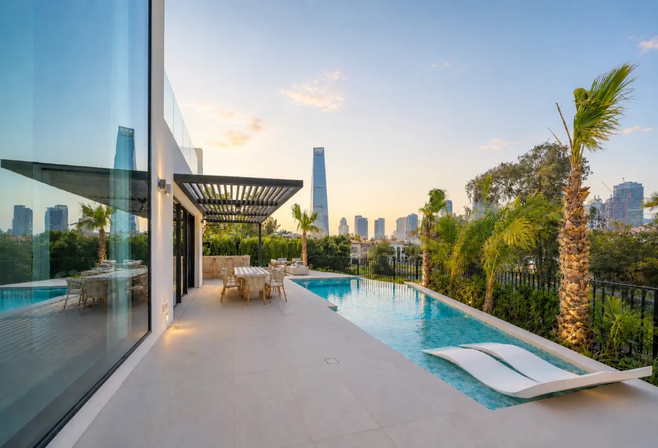 Royal Track - Sunset Estate